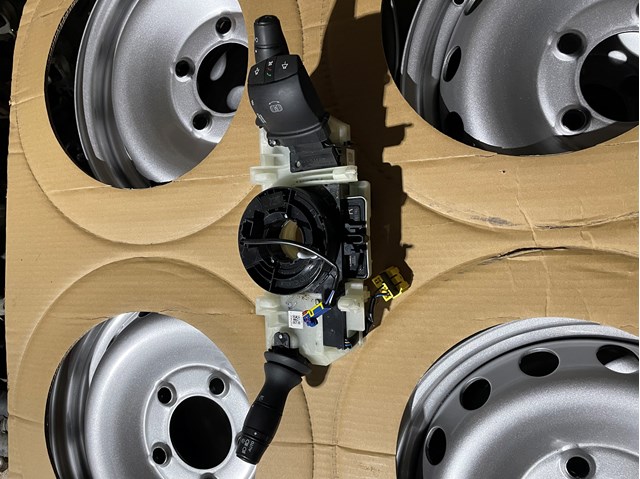 Перемикач підрульовий, в зборі 255675983R RENAULT