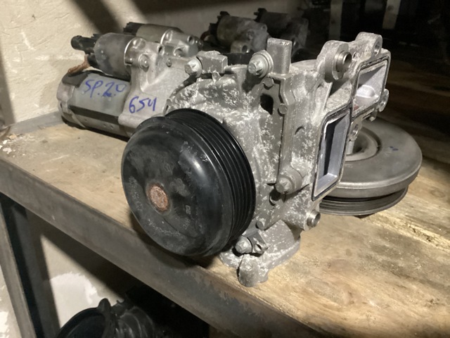 Насос охолодження A6542004100 MERCEDES