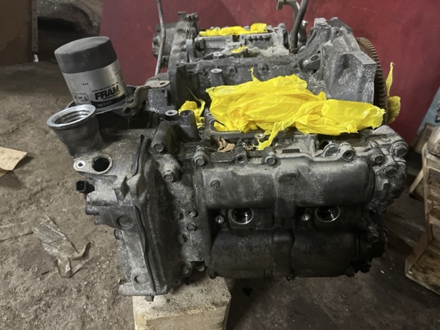 Двигун у зборі 10100CD010 SUBARU