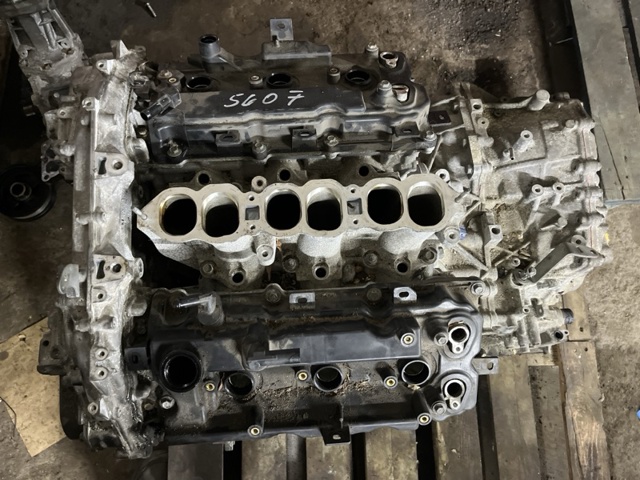 Мотор в зборі 101025AA0A NISSAN