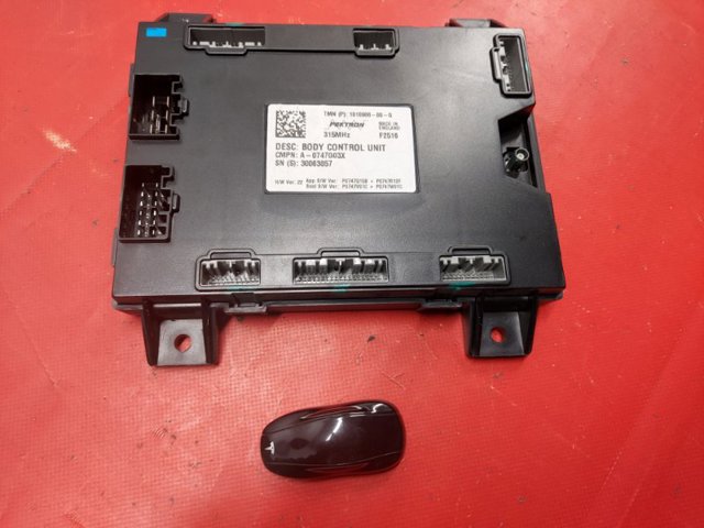 Блок управління бортової мережі 101090600G TESLA