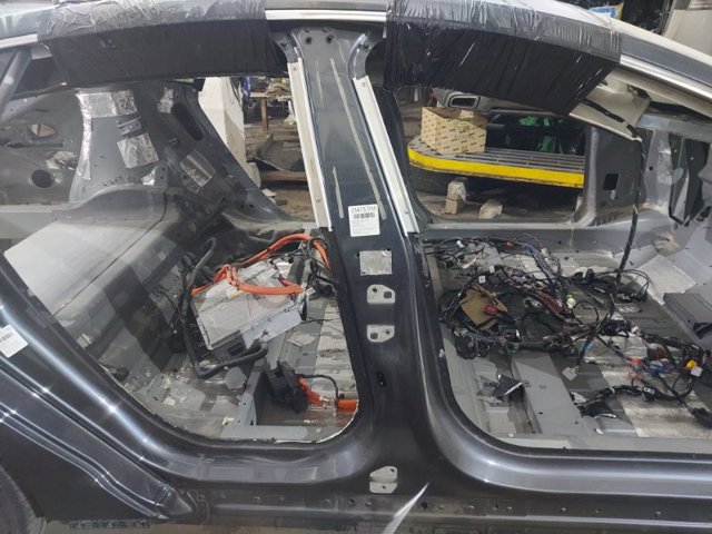 Стійка центральна, права 1024205S0B TESLA