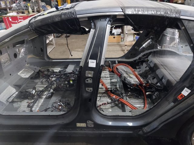 Амортизаційна стійка центральна, ліва 1024206S0B TESLA
