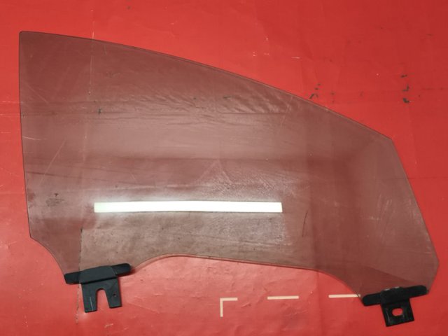 Скло передньої правої двері 102882300J TESLA