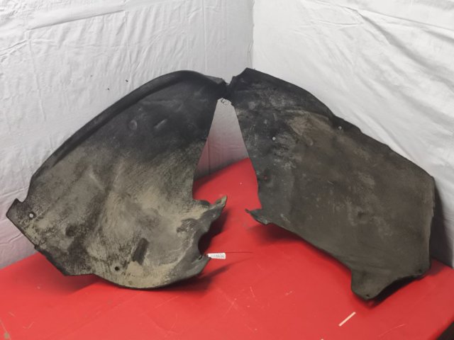 Підкрилки передні праві 103425000H TESLA