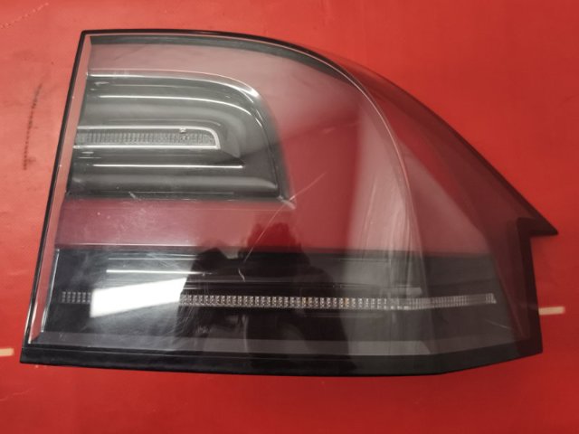 Стоп задній 103433300A TESLA