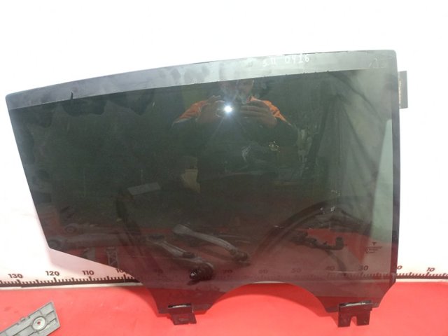 Скло задньої двері правої 105271600D TESLA