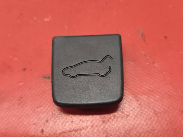 Аварійна кнопка 105320600D TESLA
