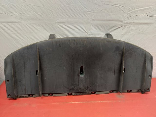 Захист заднього бампера 105732000B TESLA