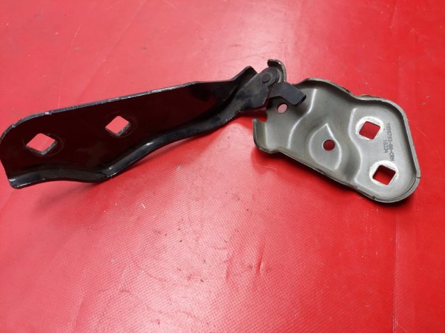 Завіса капота права 109879300 TESLA