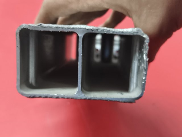Кронштейн підсилювача переднього бампера 110919300C TESLA