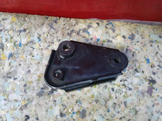 Кронштейн подушки (опори) двигуна, задньої 113324BA1A NISSAN