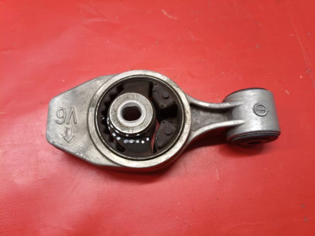 Подушка (опора) двигуна, верхня 113503NT0A NISSAN