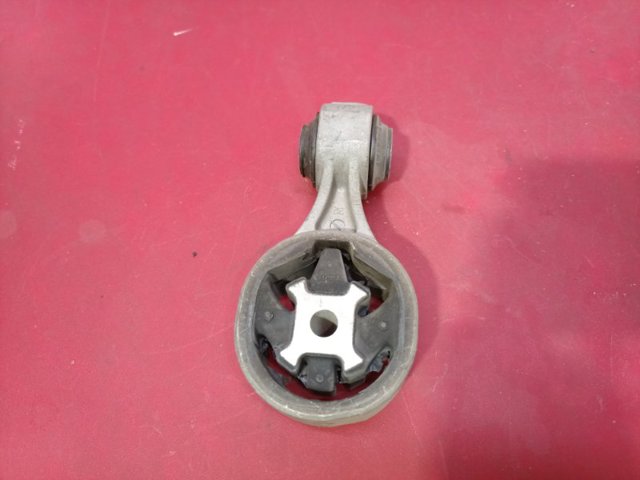 Подушка (опора) двигуна, права верхня 113504BA0A NISSAN