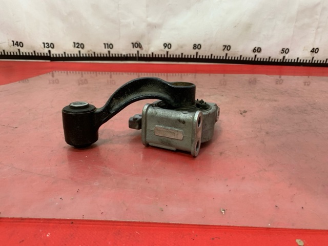 Підвіска КПП 113604RA0A NISSAN