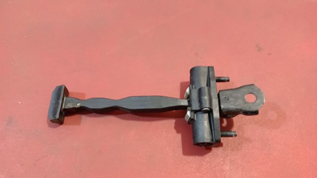 Обмежувач відкриття дверей, задній 13456270 GM