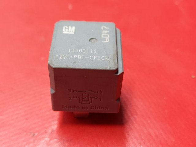 Реле компресора пневмопідвіски 13500118 GM