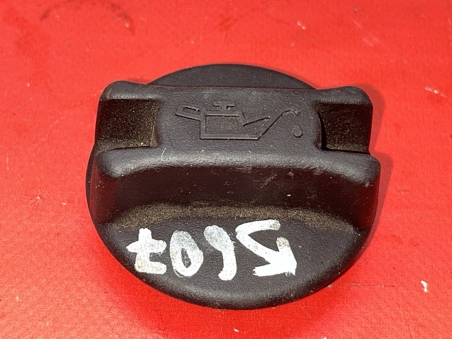 Кришка маслозаливной горловини 152559N00A NISSAN