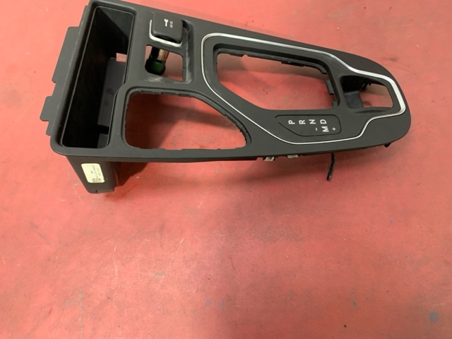 Облицювання важеля перемикання передач АКПП 1UJ61DX9AC CHRYSLER