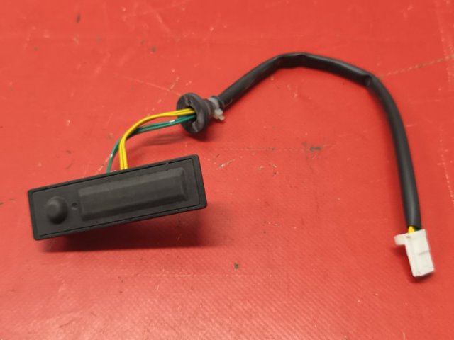 Кнопка приводу замка задньої 3/5 двері (ляди) 253806RA1A NISSAN