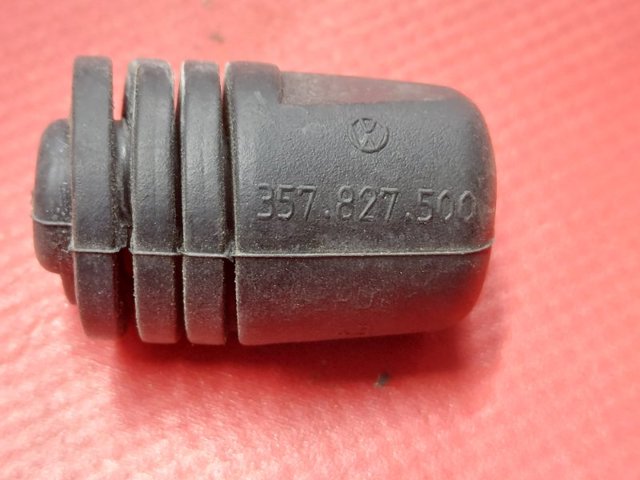 Відбійник капота 357827500 VAG