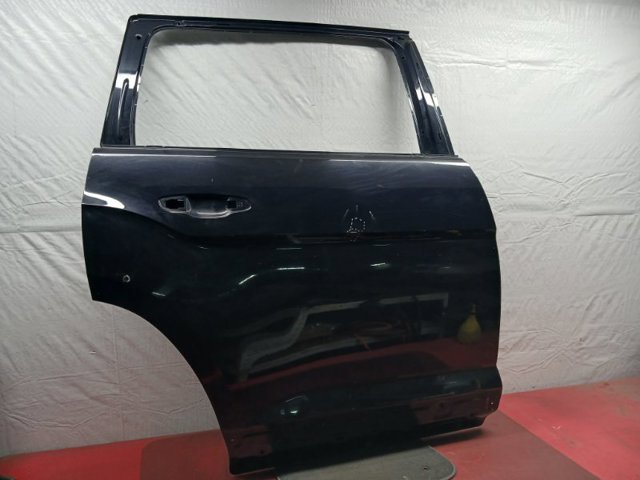 Двері пасажирські задні праві 3CN833056J VAG