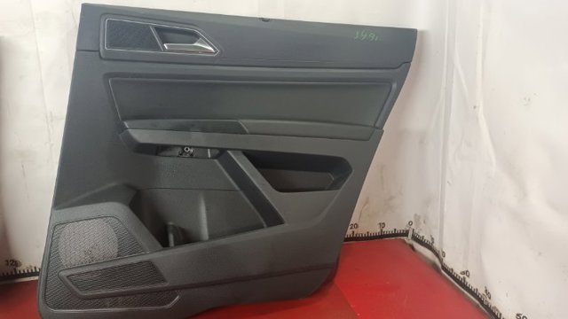 Оббивка дверей бічної (зсувної) 3CN867212CHTF VAG