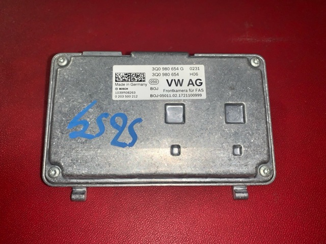 Камера заднього виду 3Q0980654G VAG