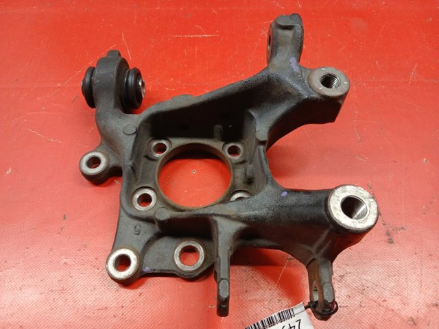 Цапфа права 423040R020 TOYOTA