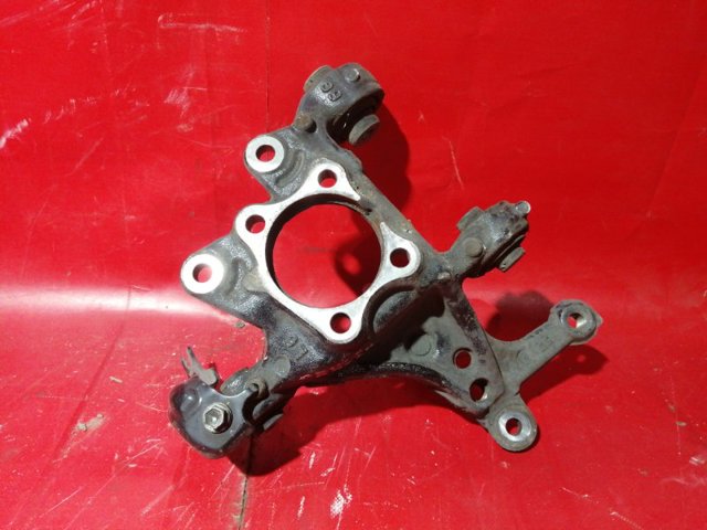 Цапфа поворотна ліва 4230547050 TOYOTA