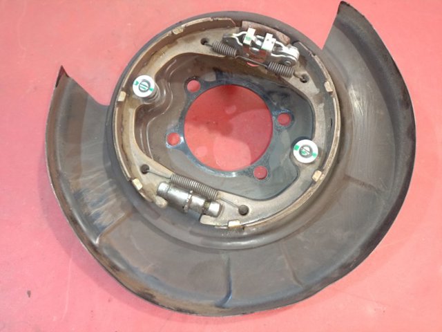 Диск опорний, заднього гальм. барабана, правий 440201MB6A NISSAN