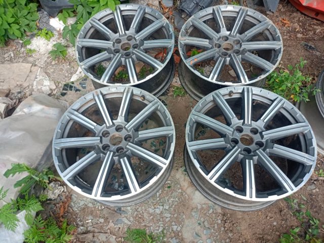 Диски колісні литі (легкосплавні, титанові) 4M0601025AD VAG