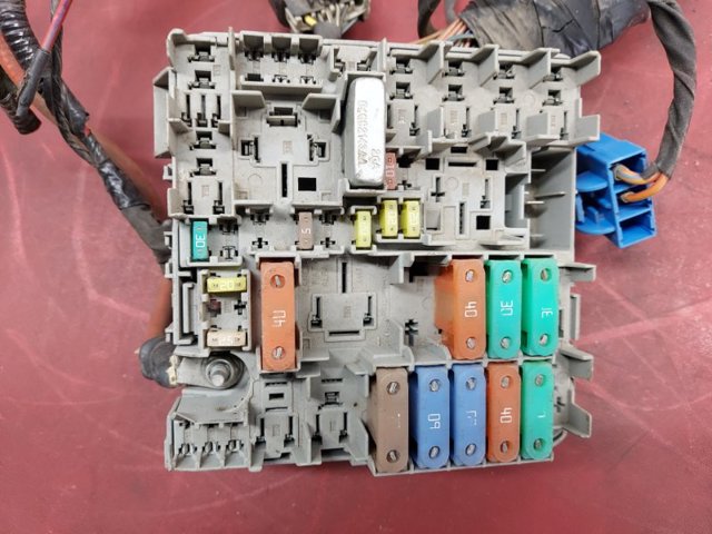 Корпус запобіжників 51867698 CHRYSLER