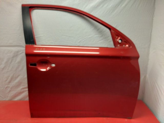 Пасажирські передні двері 5700B846 MITSUBISHI