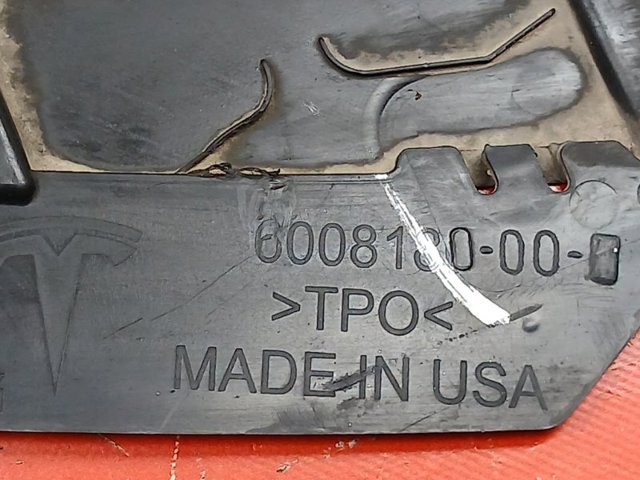 Захист заднього бампера 600818000C TESLA