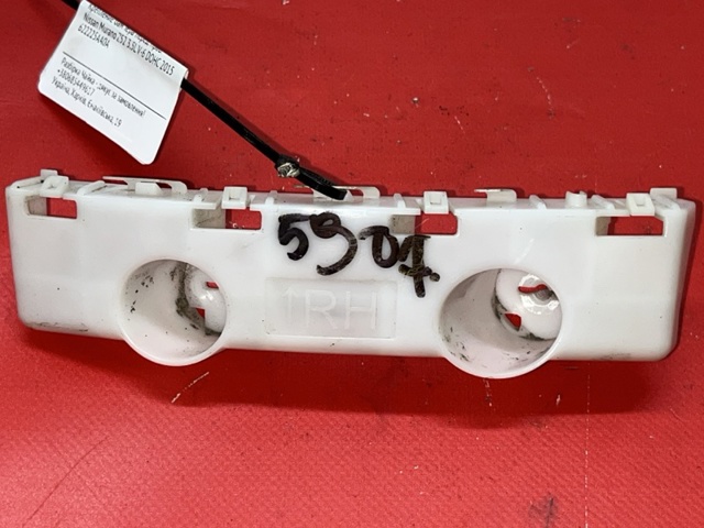 Кронштейн бампера переднього, правий 622225AA0A NISSAN