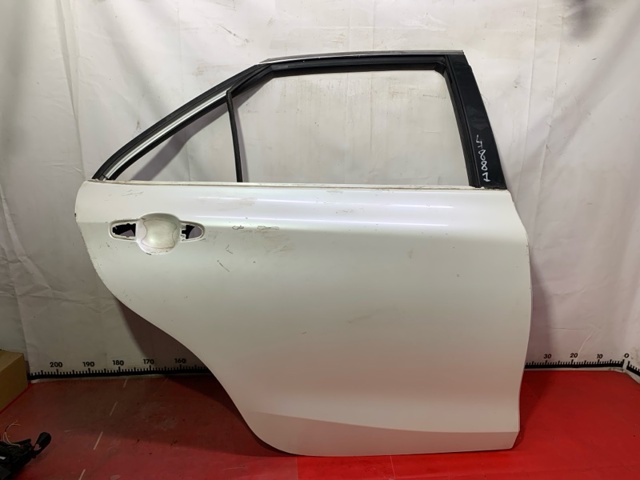 Двері задні в зборі 6700306241 TOYOTA