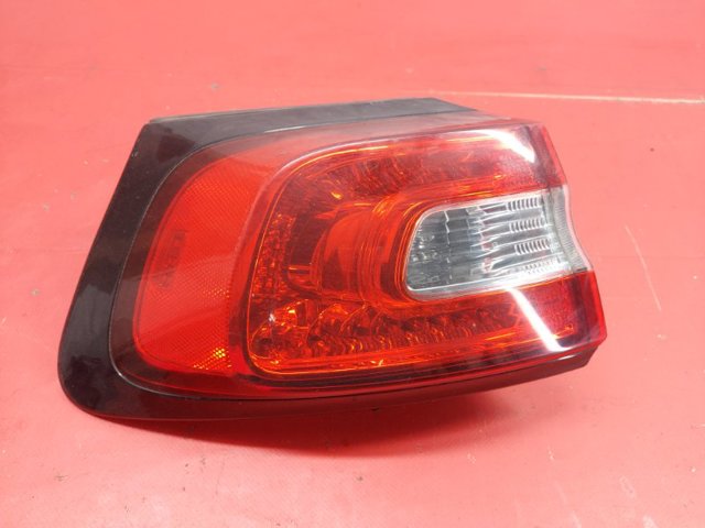 Задній лівий зовнішній ліхтар 68102907AD CHRYSLER