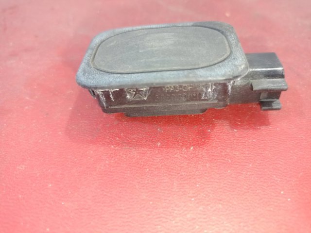 Кнопка приводу замка задніх 3/5 дверей (ляди) 68303988AA CHRYSLER