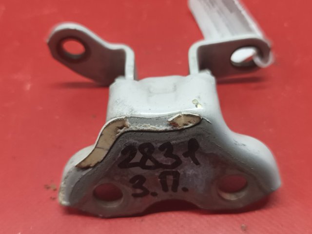 Петля задніх дверей, лівих 6876042010 TOYOTA