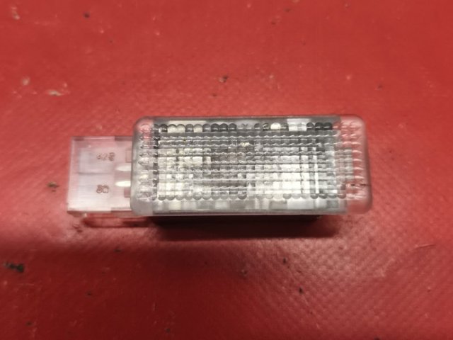Плафон підсвічення бардачка 6L0947565 VAG