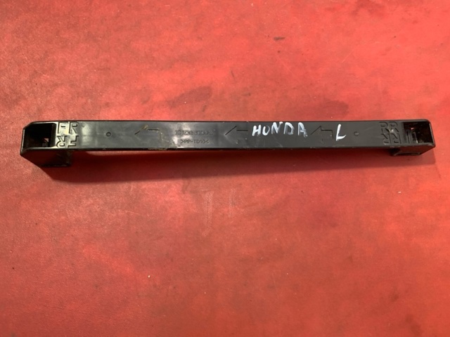 Направляюча заднього бампера 71508T2AA00 HONDA