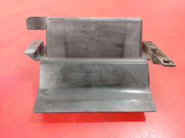 Переднє ікло бампера 7450B022 MITSUBISHI