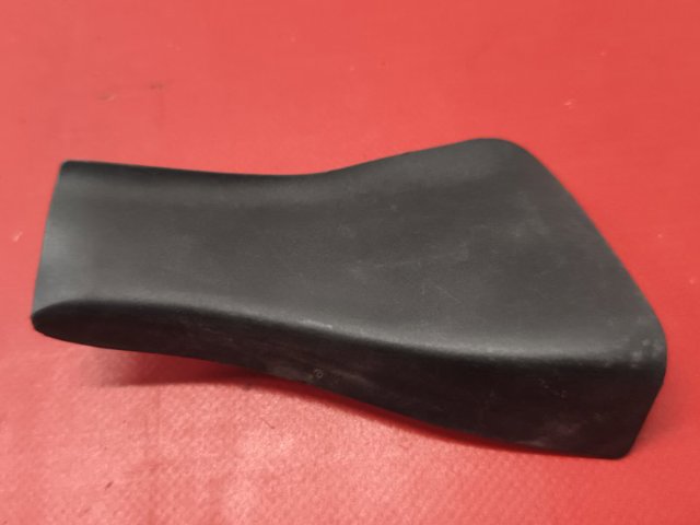 Обшивка передніх дверей правих 7L0837916C PORSCHE