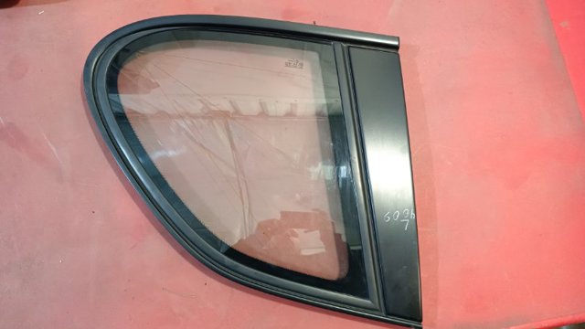 Скло багажного відсіку, ліве 7L5845297 PORSCHE