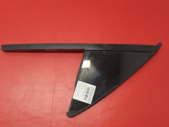 Задня кватирка права 7P6845114 PORSCHE