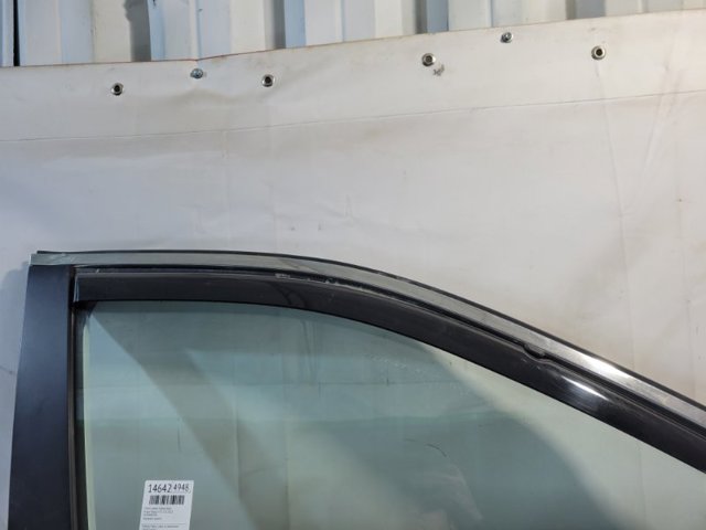Молдинг опускного скла дверей передньої, правої 802826RA0A NISSAN