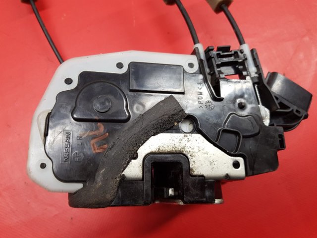 Замок дверей водія 805015AA0B NISSAN