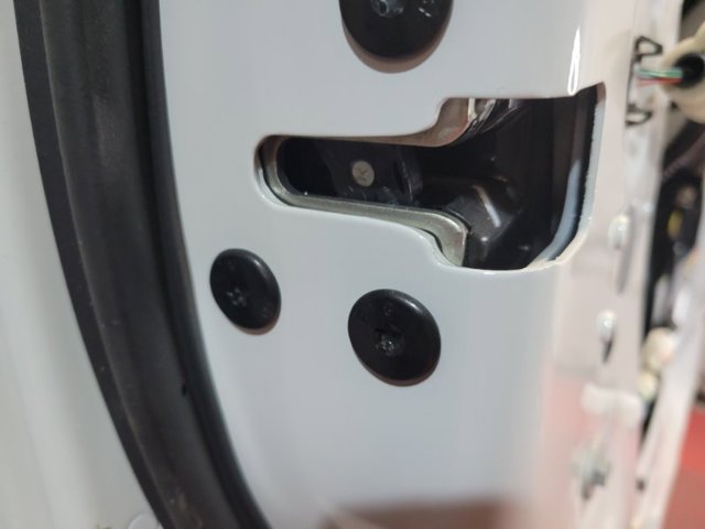 Замок водійських дверей 805016RR0A NISSAN