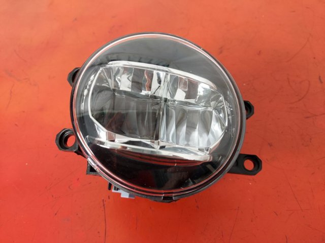 Фара протитуманна, права 8121048051 TOYOTA